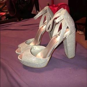 silver sparkle dress shoes 8 1/2